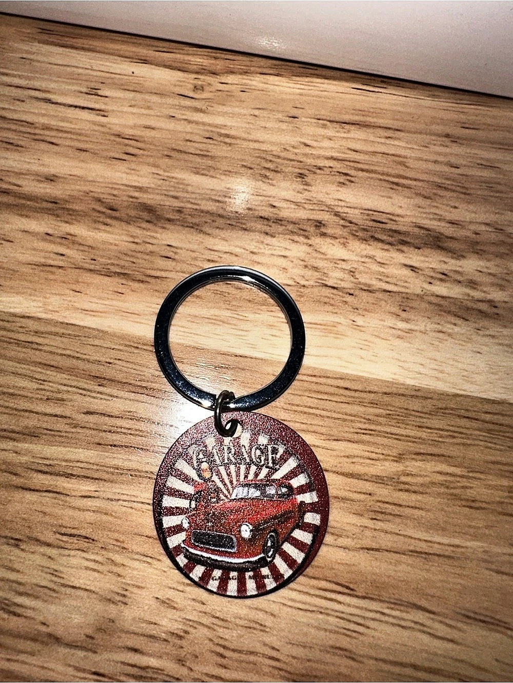 Red Garage Car Keychain - Picture 5 of 6